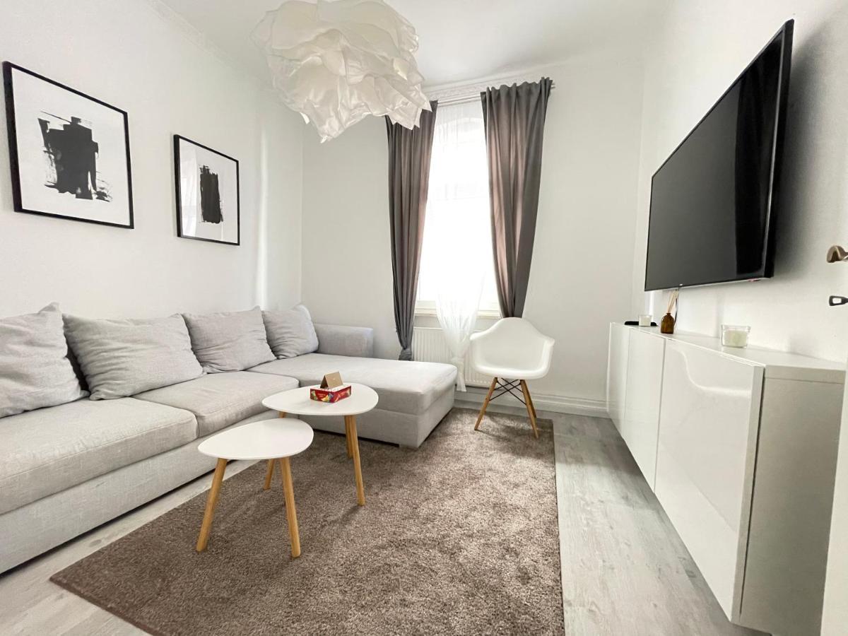 75Qm - 3 Rooms - Free Parking - Mallibase Apartments Hannover Exterior photo